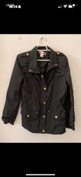 Chaqueta parka impermeable negra