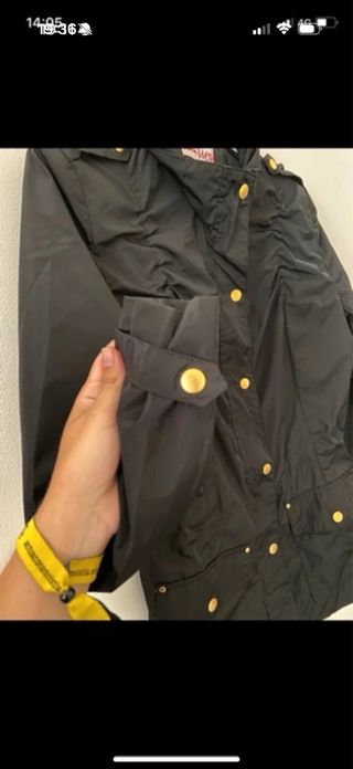 Chaqueta parka impermeable negra