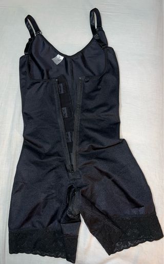 Faja moldeadora con realce