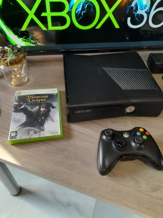 Xbox 360 Negra + 3 juegos