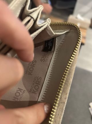 Cartera Michael Kors blanca y dorada original