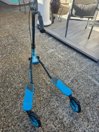 Patinete infantil azul