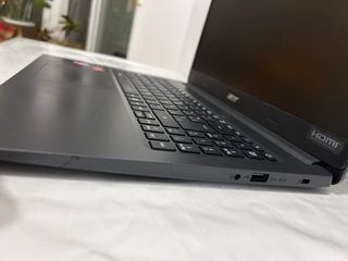 Portátil Acer Ryzen 5 8GB RAM 512GB SSD