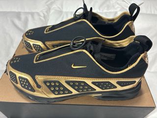 Zapatillas Nike Air Max SNDR SE Negro/Dorado