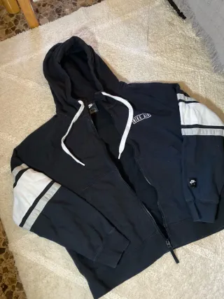 Felpa Nike Air con zip nera e bianca