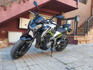 Kawasaki Z900 Full