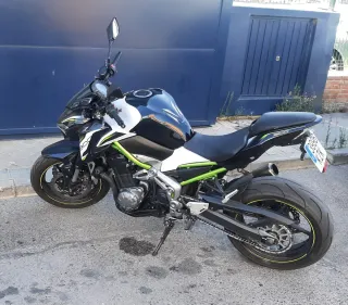 Kawasaki Z900 Full
