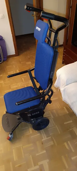 Sedia a rotelle elettrica per scale