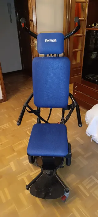 Sedia a rotelle elettrica per scale