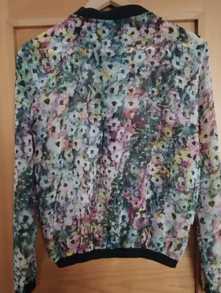 Chaqueta Bomber Stradivarius Floral