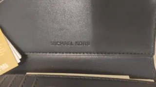 Cartera Michael Kors Negra y Azul