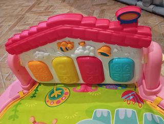 Tapete de juegos para bebé con piano