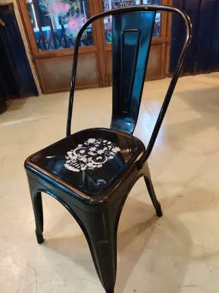 Silla Negra Diseño Calavera