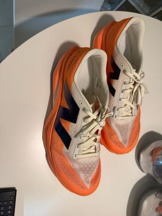 New Balance Revel v4 Naranja/Blanco