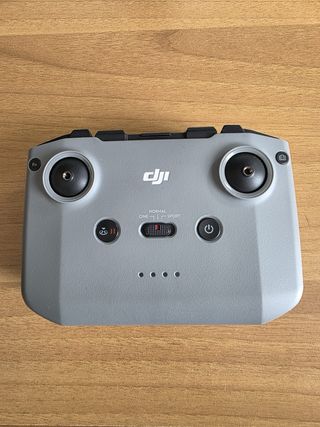 Drone DJI Mini 3 con controller in GARANZIA