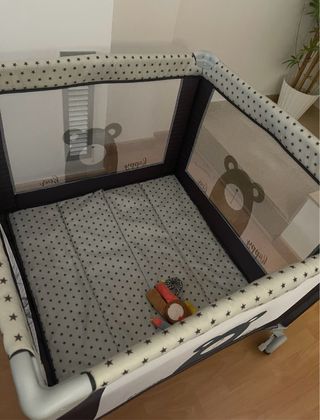 Parco giochi con orsetti