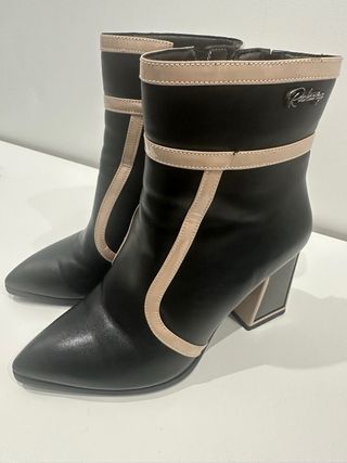 Botines Rockaway Piel Negras y Beige Tacon