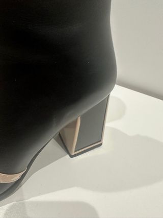 Botines Rockaway Piel Negras y Beige Tacon