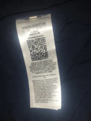 Cazadora Guess Azul Marino.