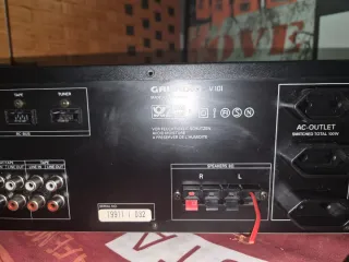 Amplificador Grundig V101 Negro