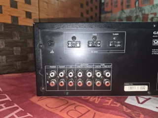 Amplificador Grundig V101 Negro