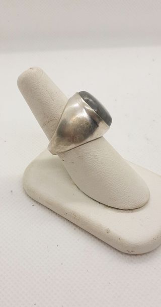 Anello in argento e ambra