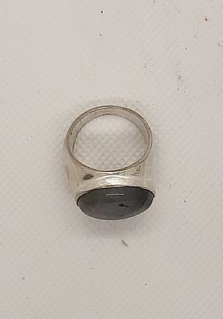 Anello in argento e ambra