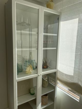 Vitrina Billy Ikea Cristal y Madera