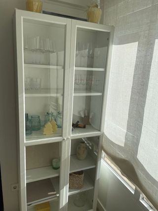 Vitrina Billy Ikea Cristal y Madera