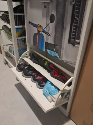 Zapatero mosaico vespa estrecho