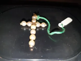 COLGANTE CRUZ DE ORO 18K y PERLAS CULTIVADAS.NUEVO