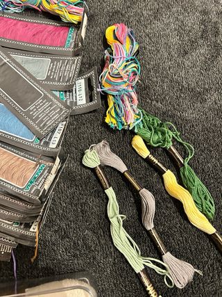 Hilos de Bordar, punto de cruz y ganchillo