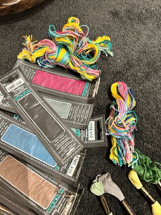 Hilos de Bordar, punto de cruz y ganchillo