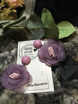 Pendientes flor seda morada Flamencas