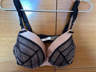 Sujetador de encaje y seda