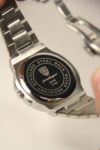 Reloj de pulsera plateado