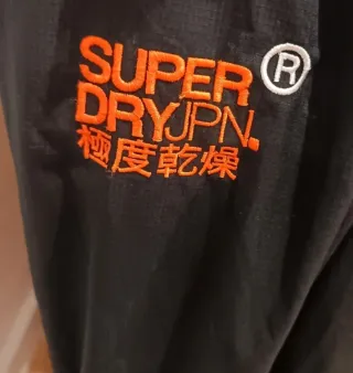 Chaqueta Superdry Mujer Negra y Naranja
