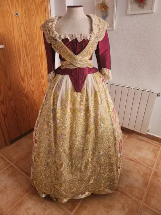 Traje fallera siglo XVIII