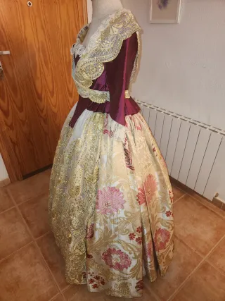 Traje fallera siglo XVIII