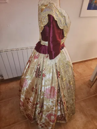 Traje fallera siglo XVIII
