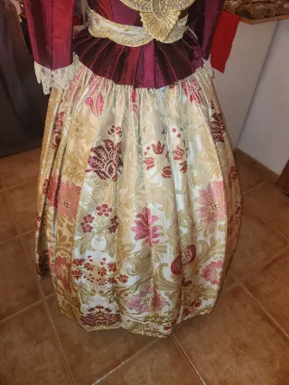 Traje fallera siglo XVIII