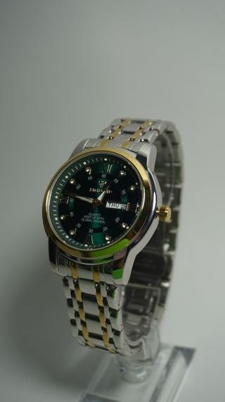 Reloj Custom Oro y Verde