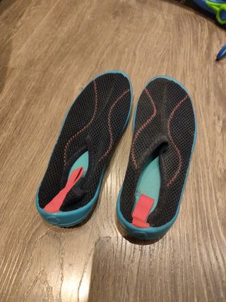 Escarpines niña talla 32