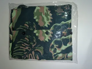 CAMISA HAWAIANA JURASSIC PARK – NUEVA CON ETIQUETA