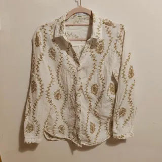 Camisa mujer blanca con bordados dorados