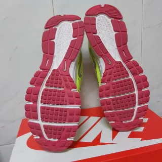 Zapatillas Nike T38.5 Amarillo y Rosa