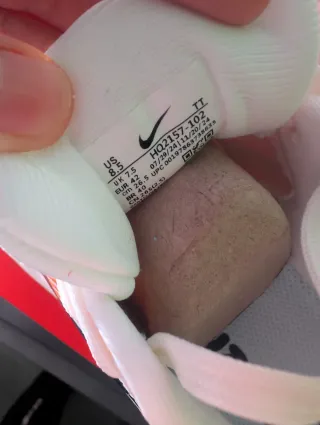 Nike Vomero 18 - Zapatillas Running Blancas y Nar.