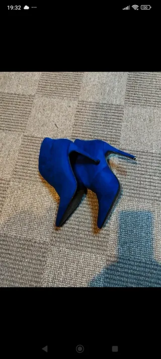 Botines azul eléctrico de tacón alto – elegantes