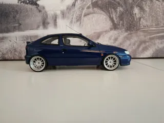 Renault Megane Coupé 1/18 Modificado