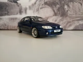 Renault Megane Coupé 1/18 Modificado